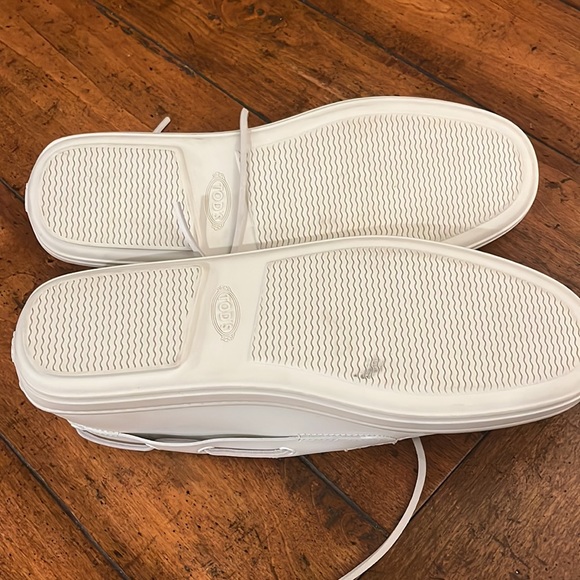 Tod’s boat shoes for men. Size 10 in Tod’s fits US size 11 - Picture 2 of 4